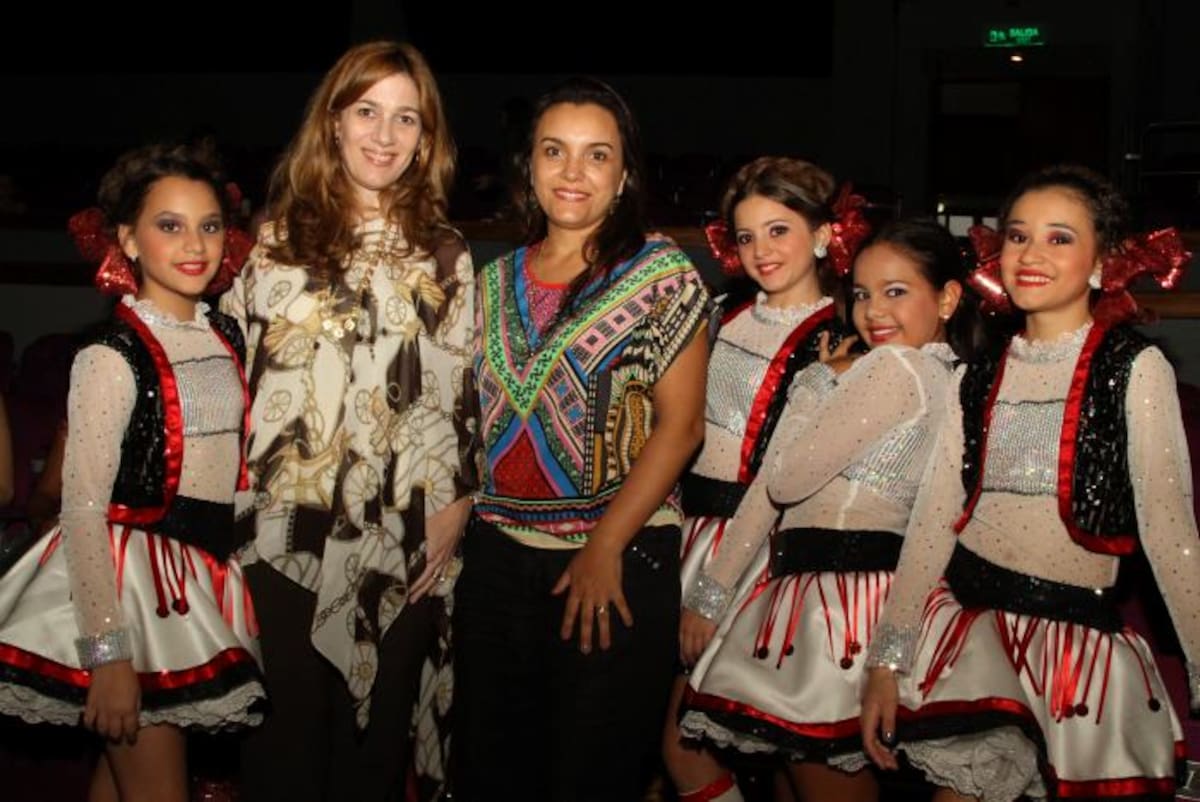 Catalina Vergara, Crstina Lequerica, Viviana Cera, Laura Martínez, Valeria Ruíz y María del Mar Montero.