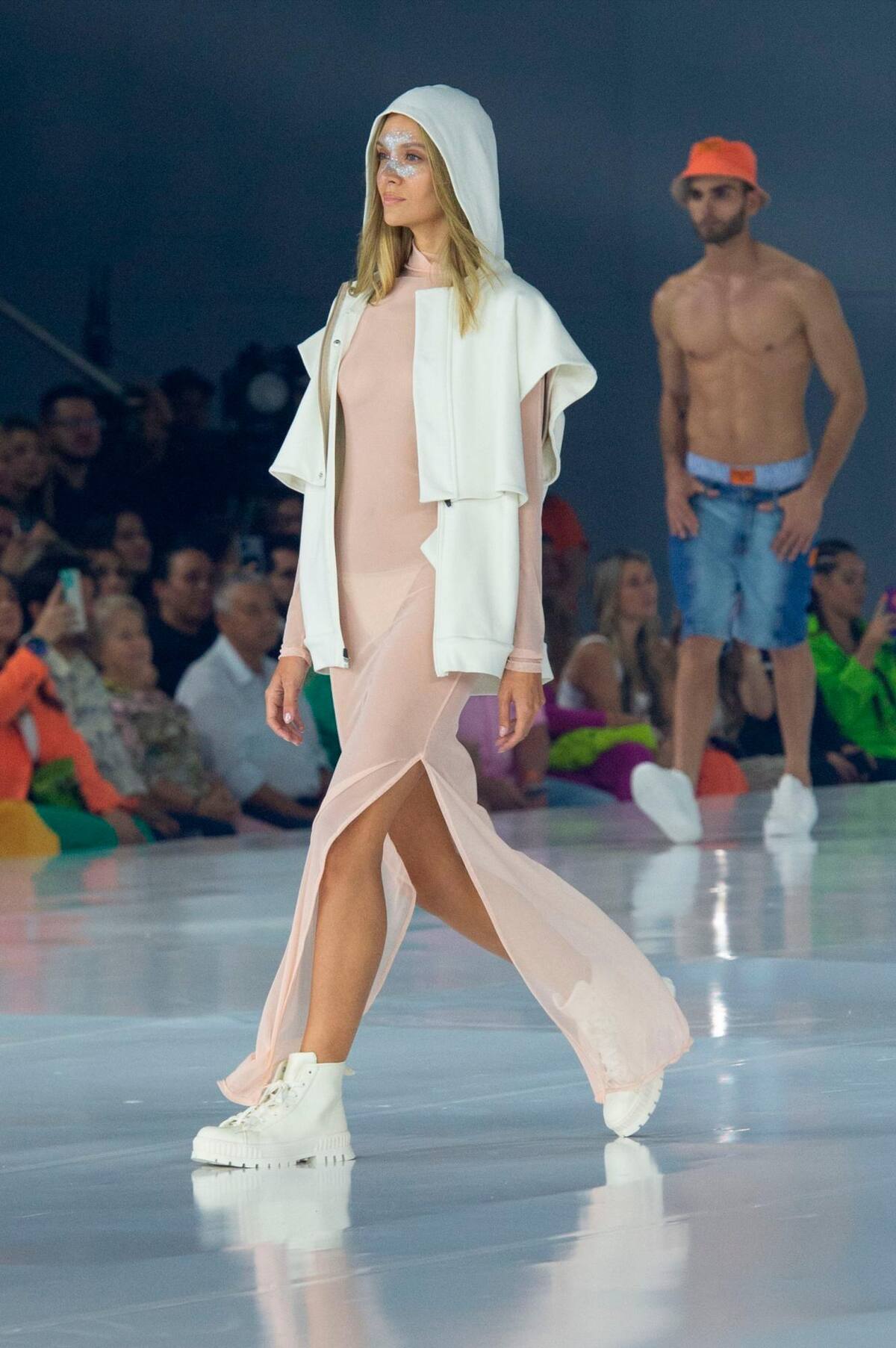 Uno de los atuendos diseñados en colaboración con Maluma.//Foto: Inexmoda.