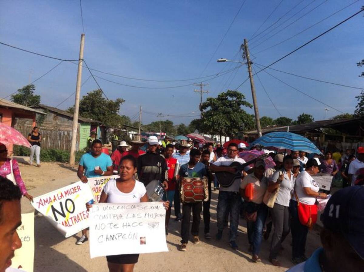 La comunidad se unió y marchó en rechazo de la violencia sexual y el apoyo a las mujeres. Cortesía