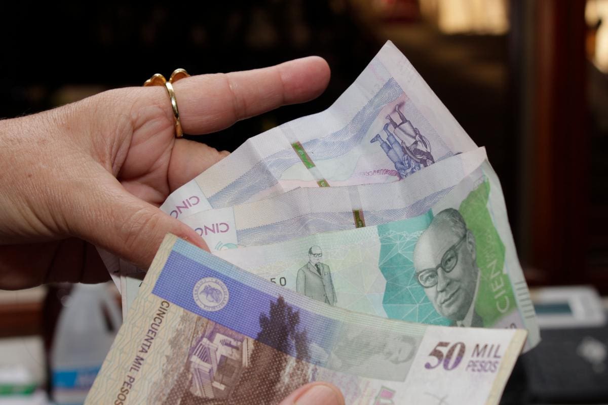 Esto opinan cartageneros y gremios sobre aumento del salario