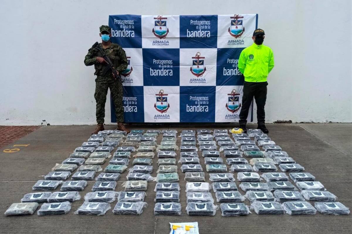 Armada decomisa 121 kilos de cocaína transportados en tractomula