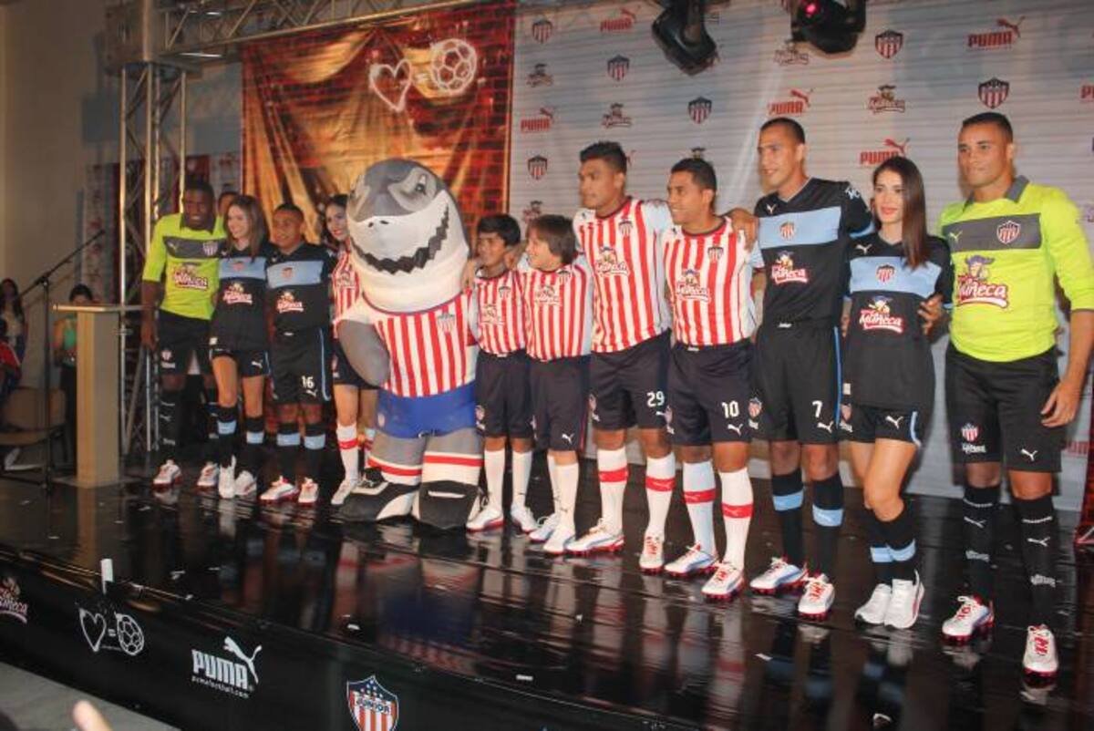 El club tiburón mantendrá sus colores tradicionales de blanco con rayas rojas en la casaca titular. SATURNINO VÁZQUEZ