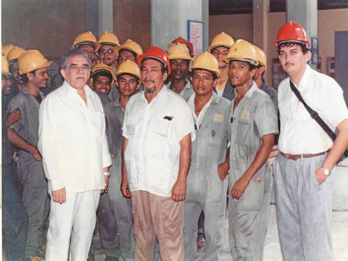Augusto Martínez Segrera en la Escuela Taller de Cartagena, junto a Gabriel García Márquez. FOTOS: ROSITA MARTÍNEZ VÁSQUEZ