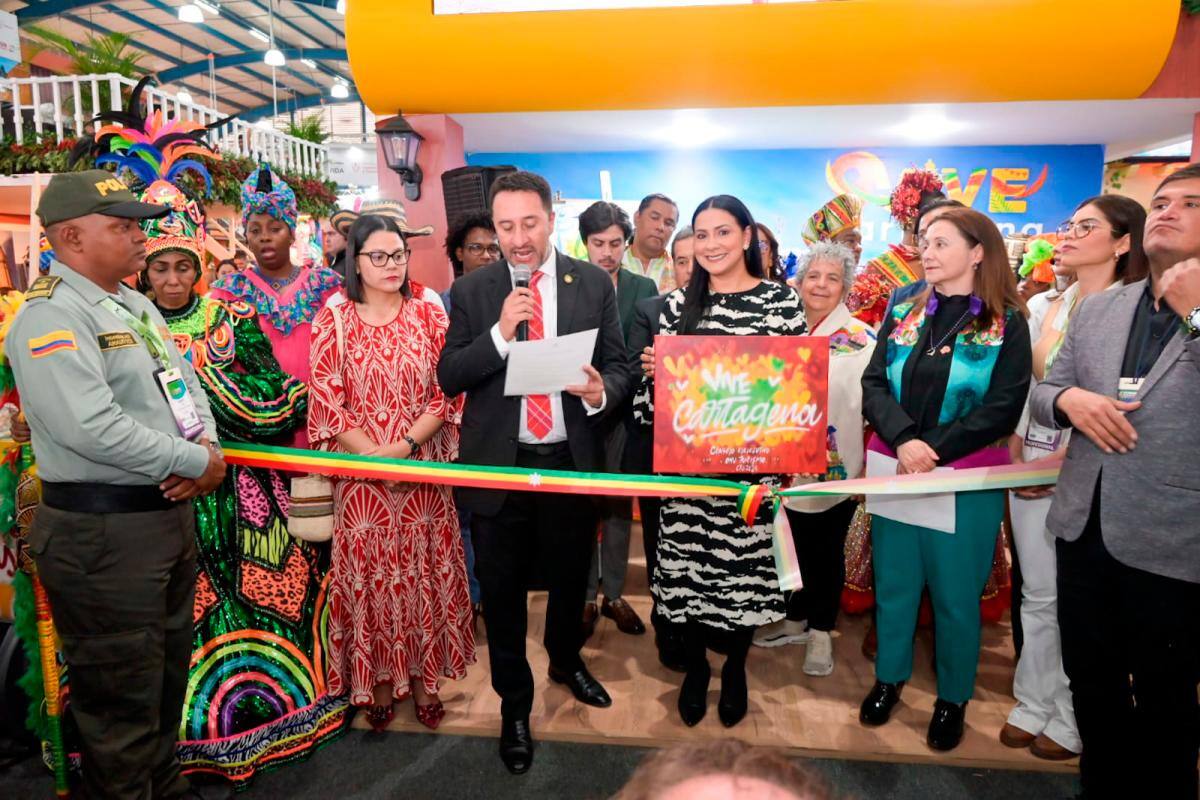 La candidatura fue entregada de manera simbólica a Natalia Bayona, directora ejecutiva de ONU Turismo.