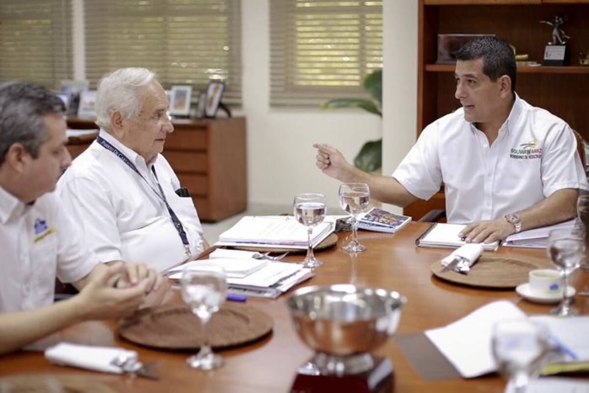 La reunión entre Salas y Turbay se desarrolló toda la mañana del viernes. Cortesía