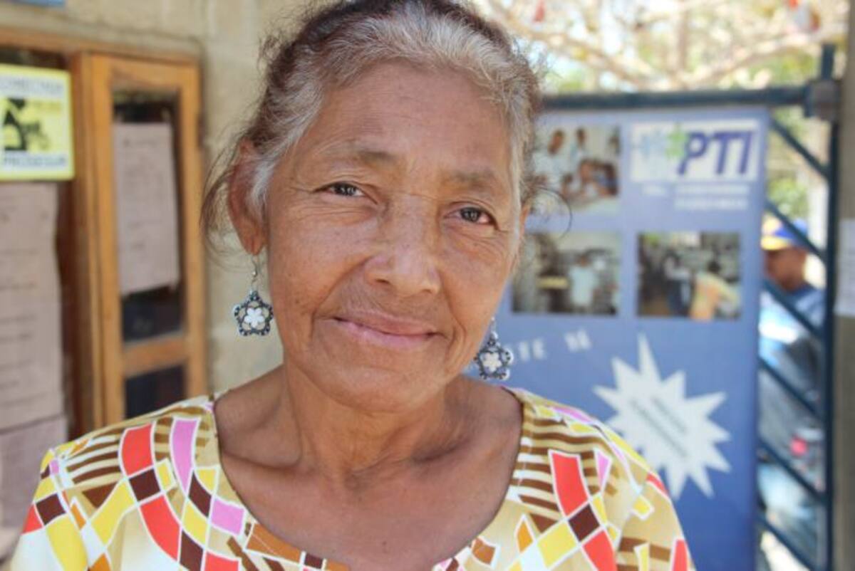 Marlene Orozco, acudiente: “Yo soy de Flor del Campo y quiero matricular a mi hijo acá en el CDA que queda más cerca y nada no he podido hacerlo. Este es el colegio donde él ya estudio”. ANTONIO CANCHILA GARCÍA - ELUNIVERSAL.COM.CO