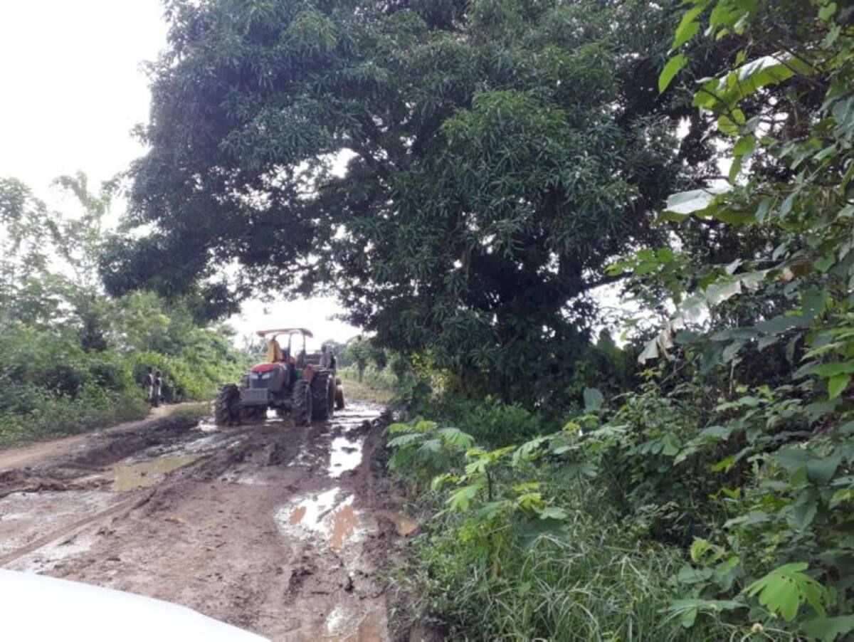 Las máquinas comenzaron sus trabajos en la vía San José de Playón (Marialabaja) - Santo Domingo de Meza (El Carmen). Cortesía