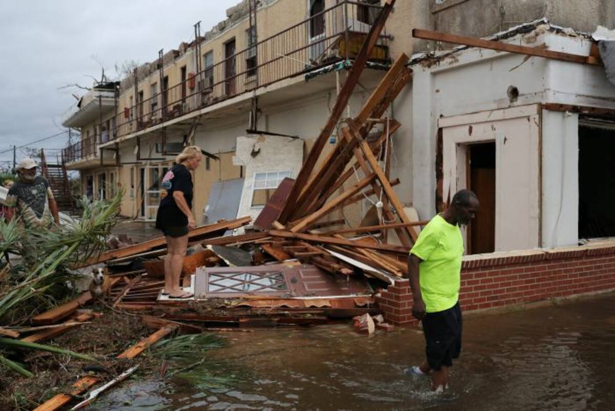 Michael, que avanza como huracán categoría 2 rumbo a Georgia, causó grandes inundaciones y destrucción de viviendas en una amplia zona costera del noroeste de Florida. EFE