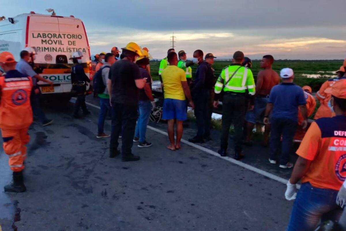 Violento choque en Gambote: 2 muertos confirmados y más de 30 heridos