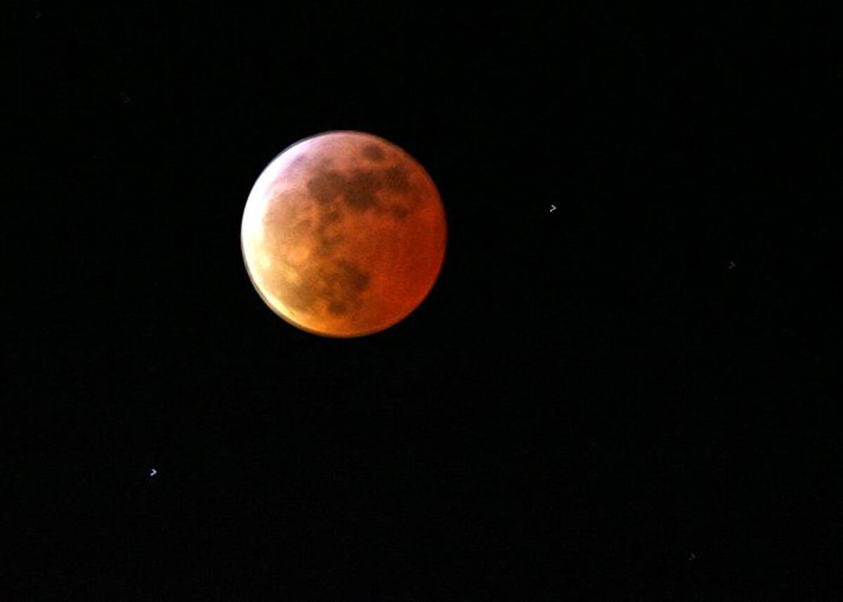 Eclipse lunar fotografiado desde Niza. AFP VALERY HACHE