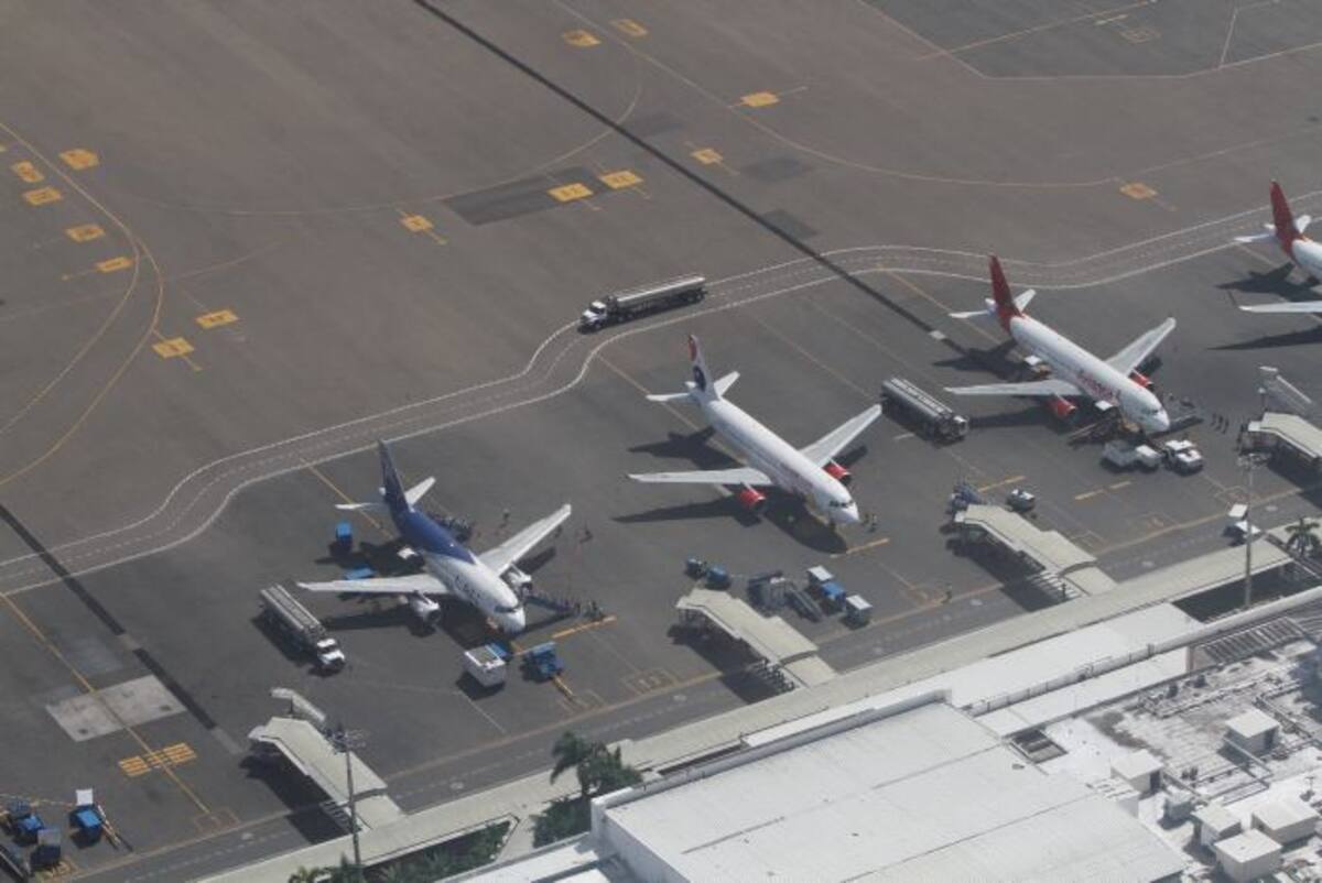 El Aeropuerto Internacional Rafael Núñez movilizó 12.161 toneladas de carga durante 2017, el 1,19 % del movimiento del país. En 2018, hasta marzo, se habían transportado 3.119 toneladas. Julio Castaño
