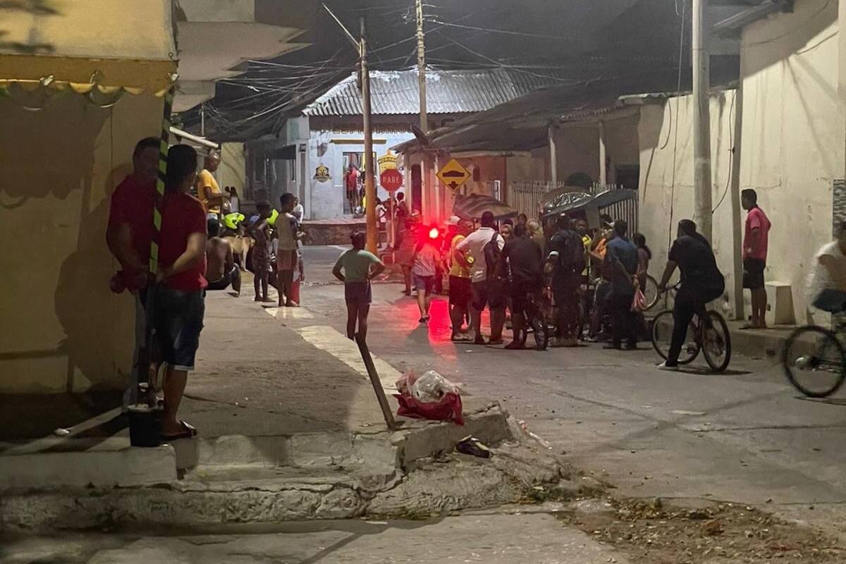 Hombre discutía con otras personas y una le disparó, causándole la muerte