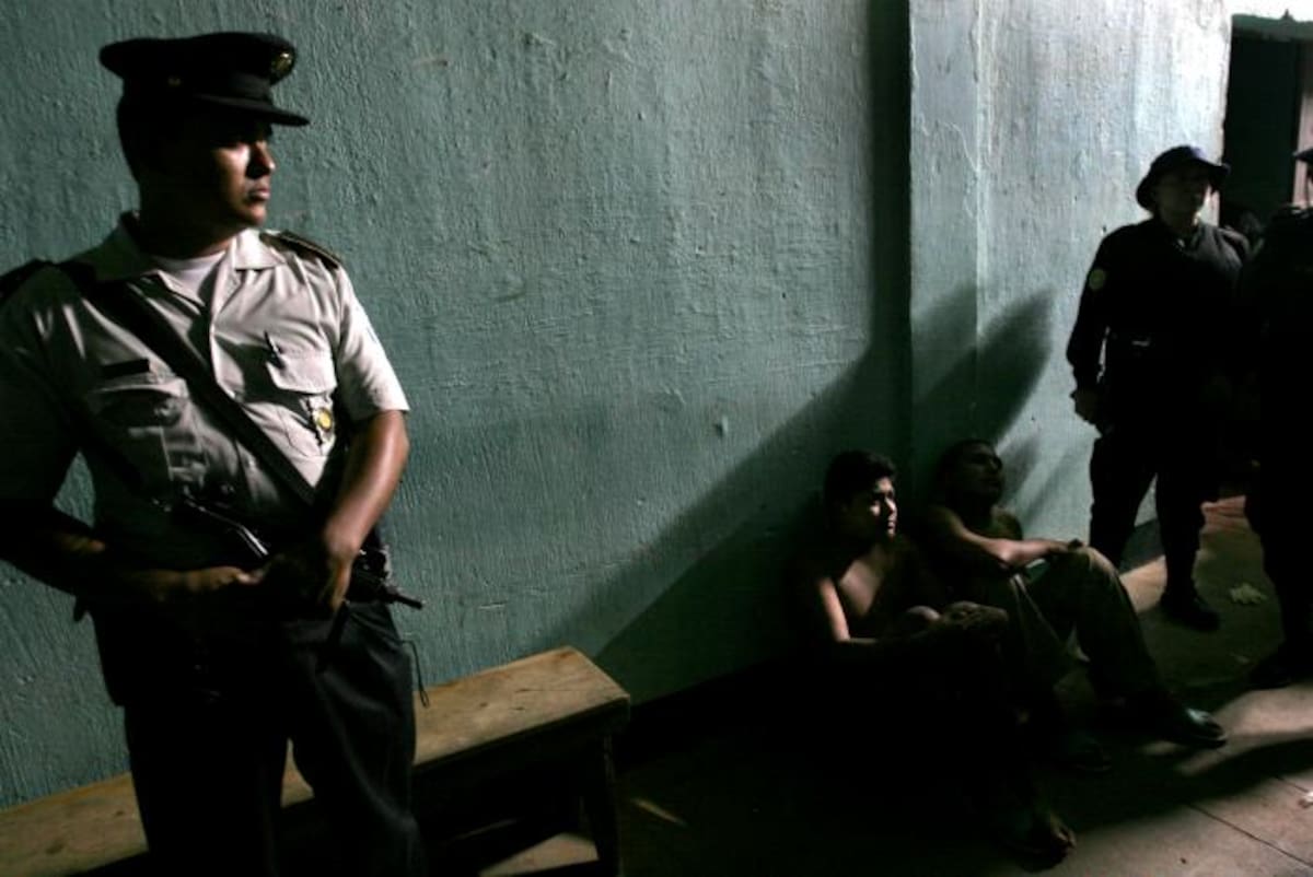 Presuntos pandilleros capturados. AP