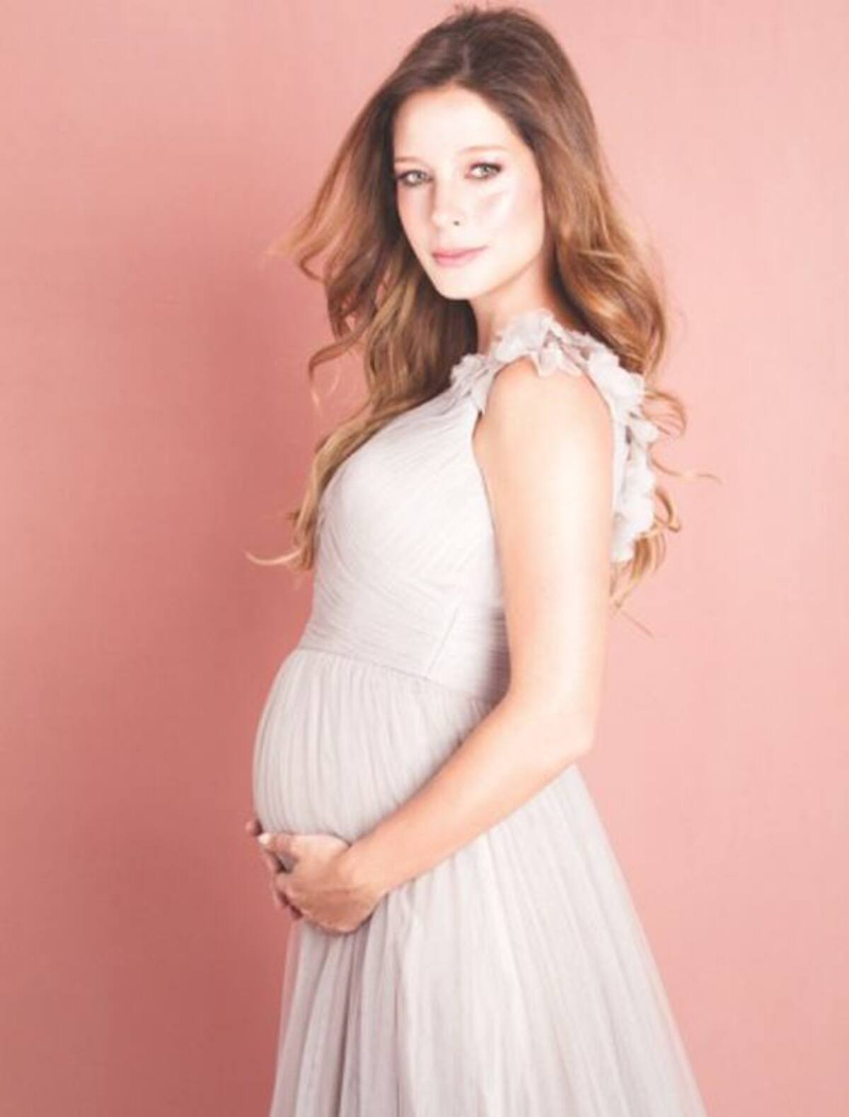 ¿Sus consejos para mamás primerizas como ella? Vivir paso a paso lo que venga, sin dejarse afectar demasiado por mitos o creencias populares. Revista Nueva