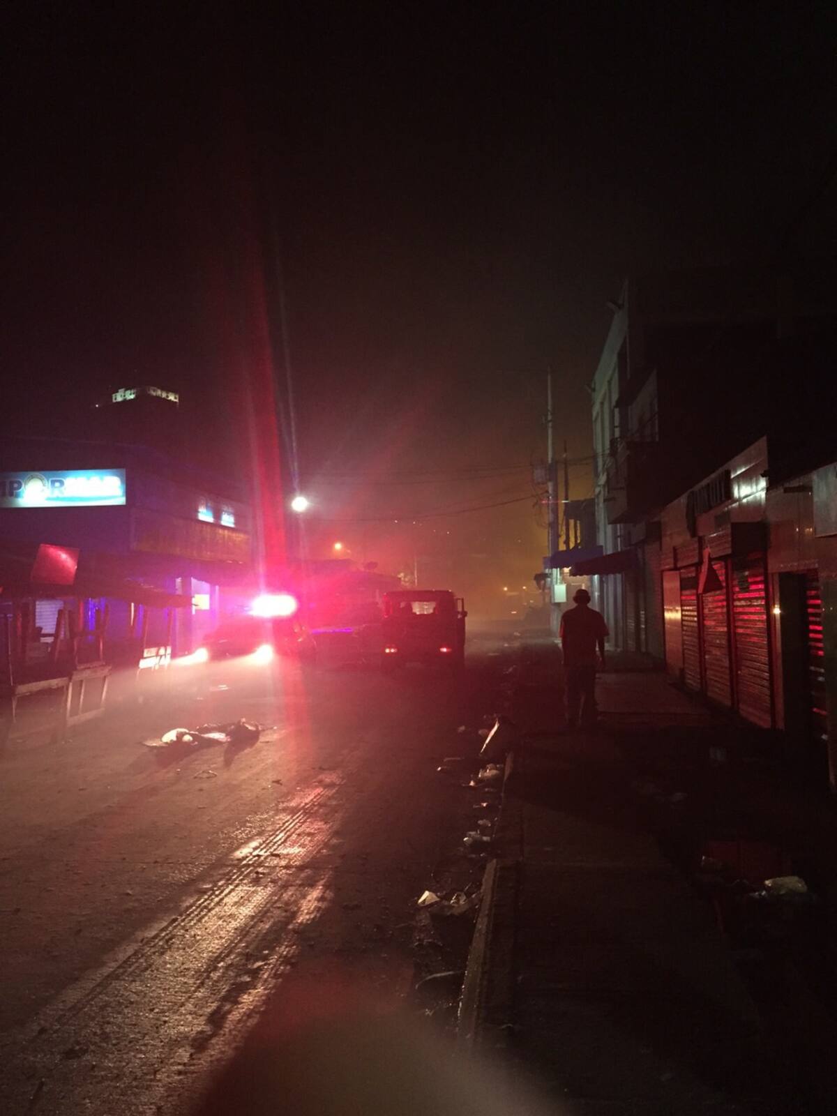 Varias máquinas de Bomberos atendieron la emergencia. Cortesía Caracol Radio.