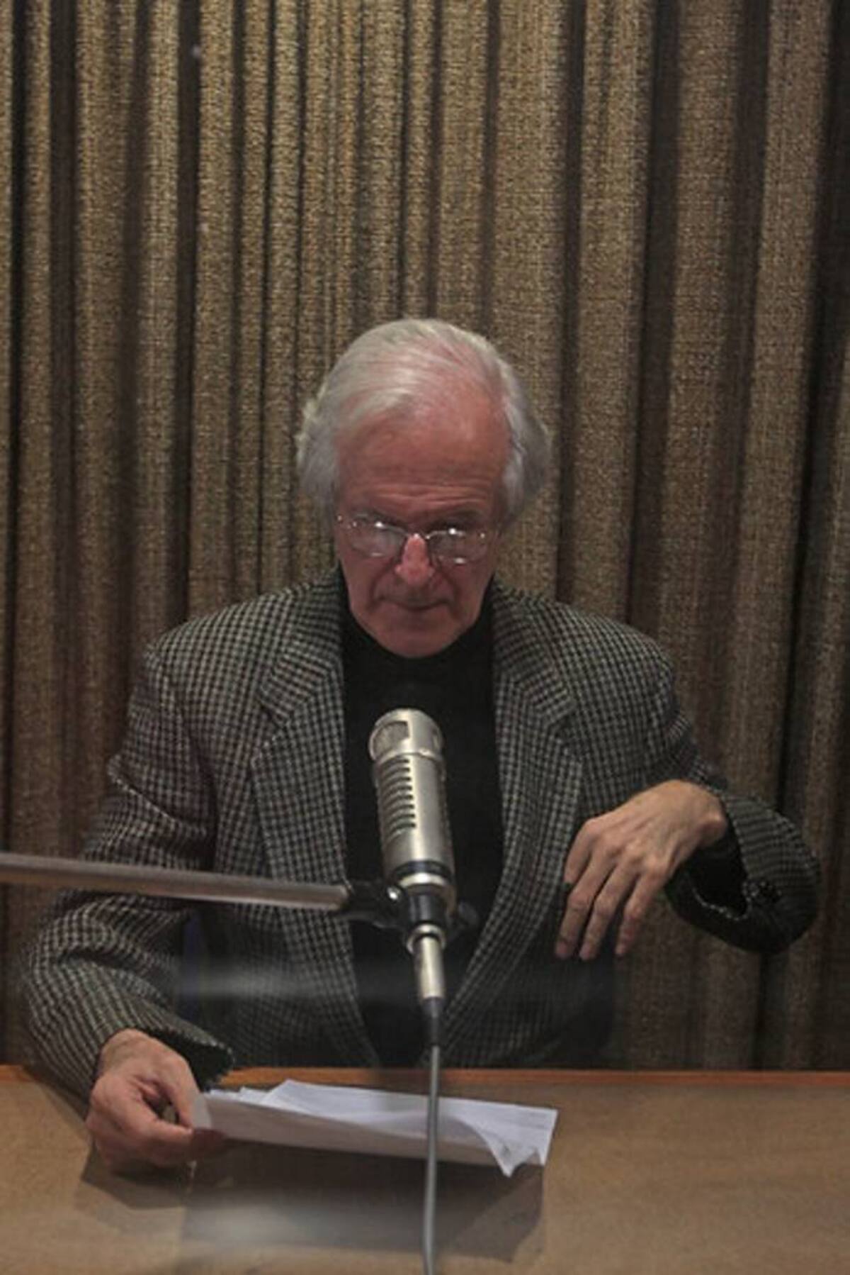 La información, según Caracol Radio, fue confirmada por funcionarios de la Universidad Jorge Tadeo Lozano, alma máter donde Hoyos dirigía la emisora 106.9. COLPRENSA