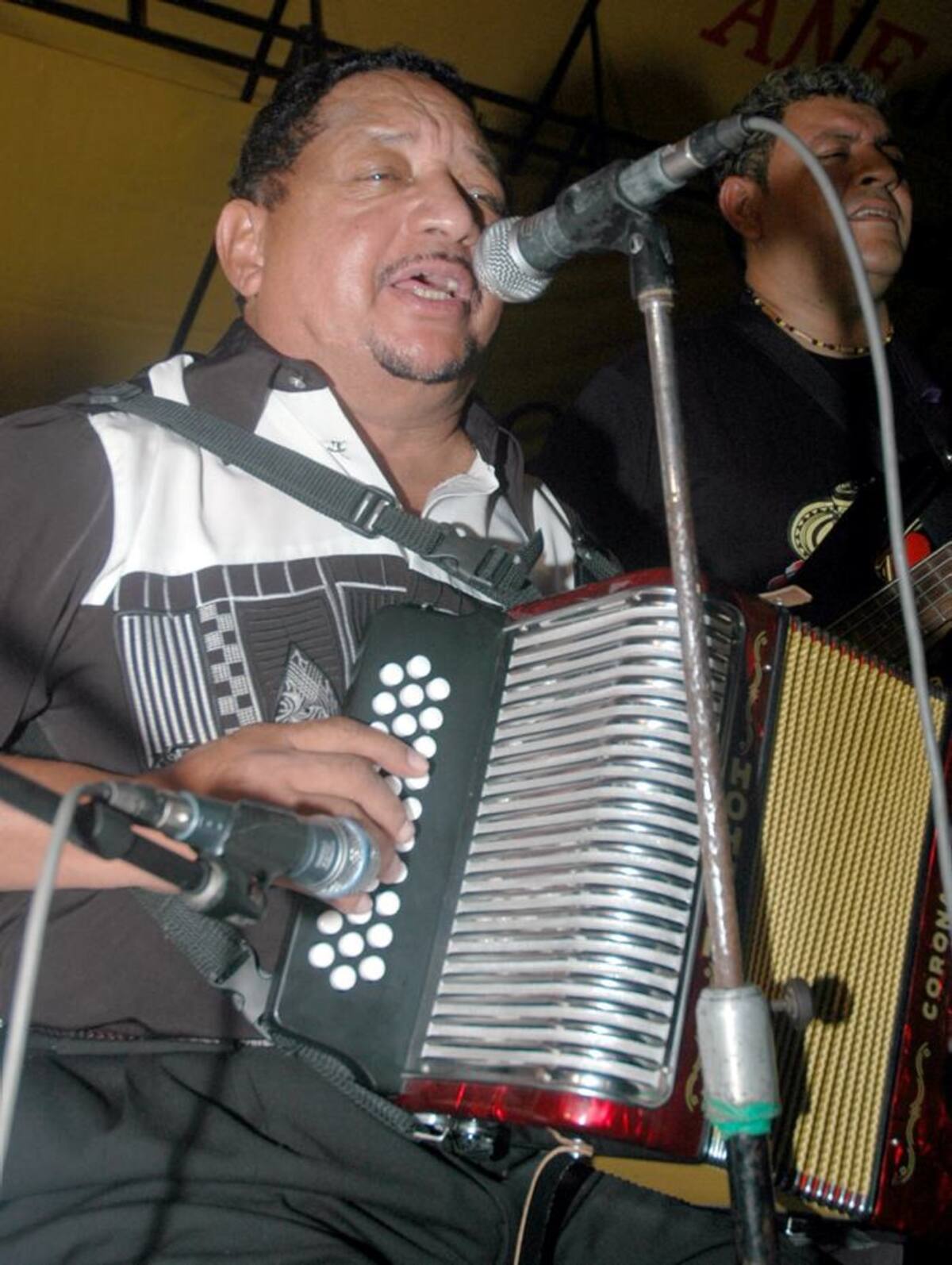 El acordeonero, compositor y cantante, Lisandro Meza, lleva grabados 124 trabajos discográficos.