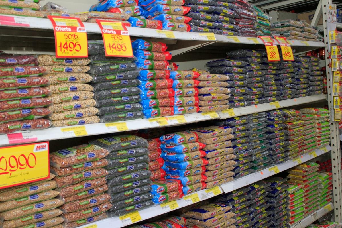 Nuevos productos de la canasta básica de los colombianos no serían gravados con IVA en la reforma. // JULIO CASTAÑO BELTRÁN - EL UNIVERSAL