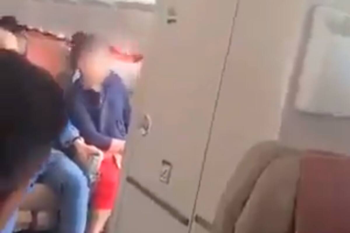 Video: pasajero abrió la puerta de emergencia de un avión en pleno vuelo