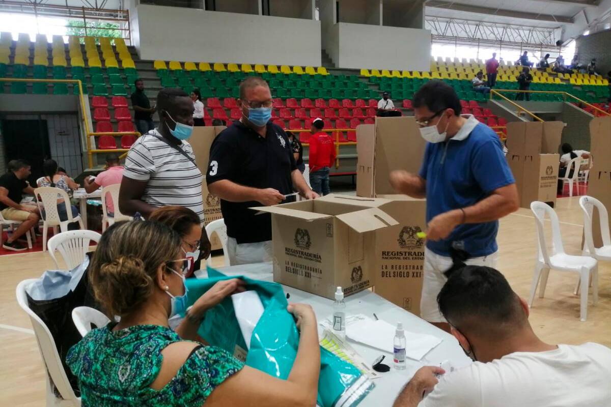 Oficial: se cierran las urnas; arranca el preconteo de votos