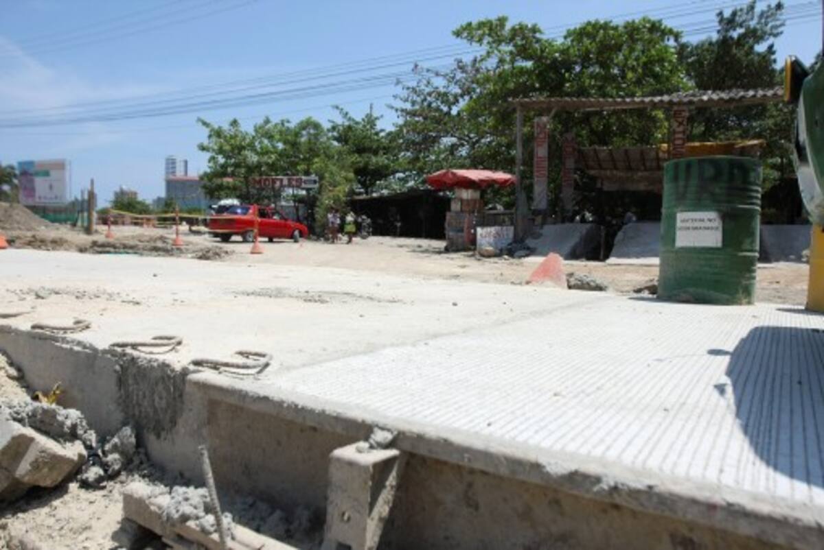 En el lote invadido funcionan varios talleres automotrices y kioscos que serán desmontados en la diligencia de restitución. AROLDO MESTRE - EL UNIVERSAL