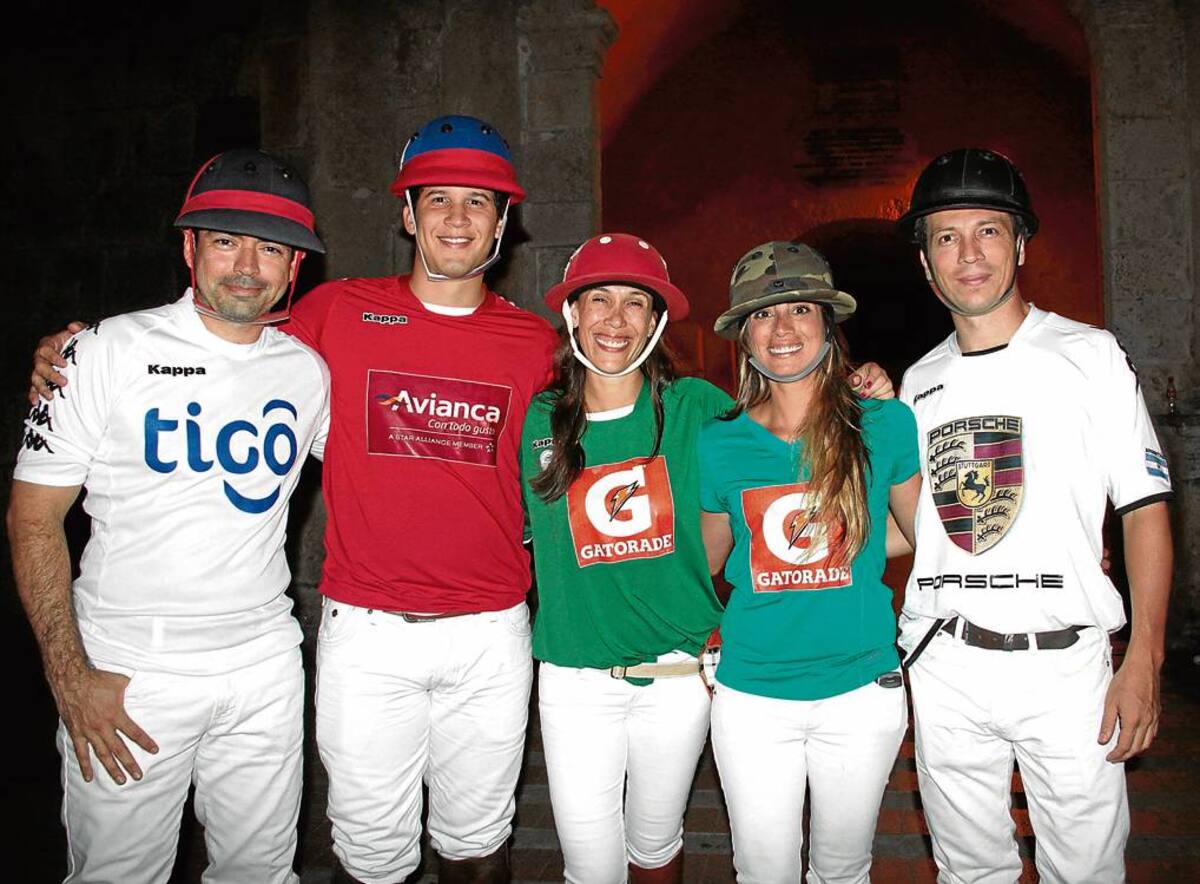 Nicolás Valencia, Felipe Bermúdez, Nana María Oviedo, Aura María Jaramillo y Álvaro Andrés Barrera.