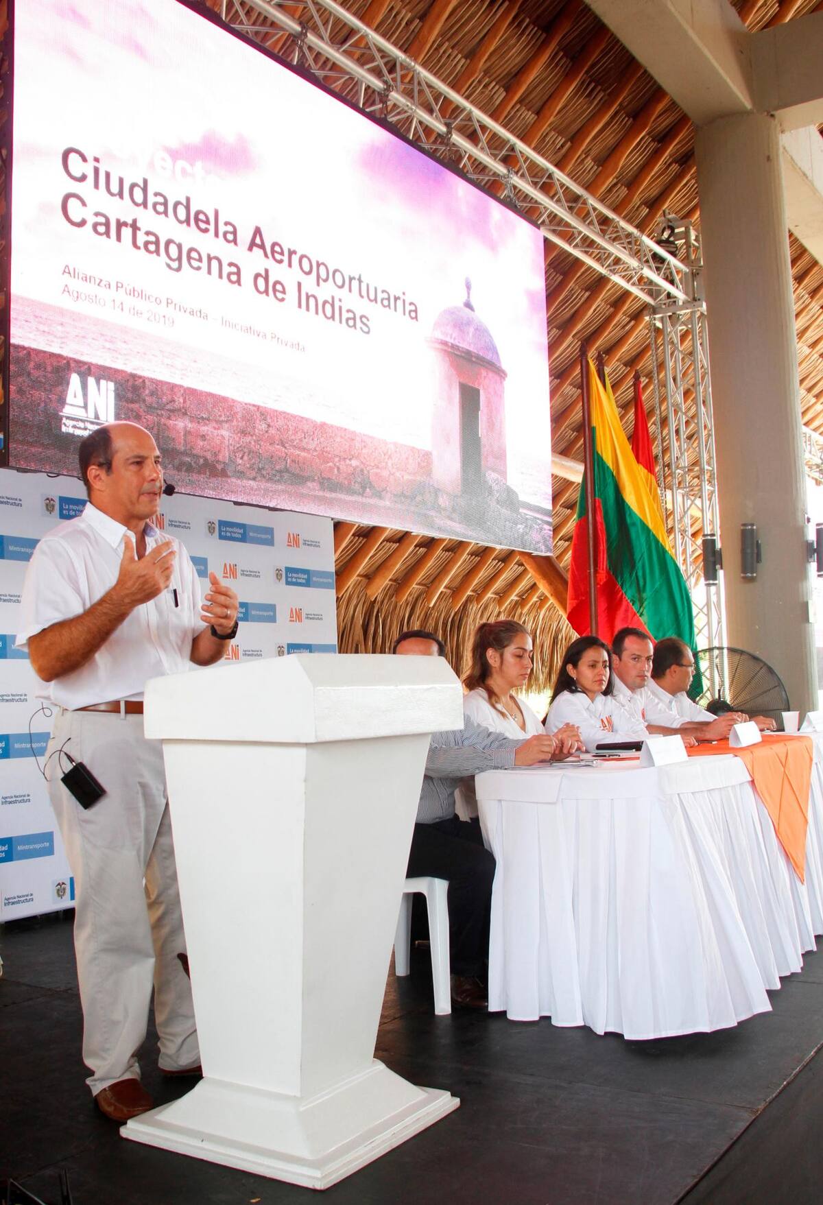 Rodrigo Araújo, de Conecta Caribe, en la presentación del proyecto. // LUIS E. HERRÁN - EU.