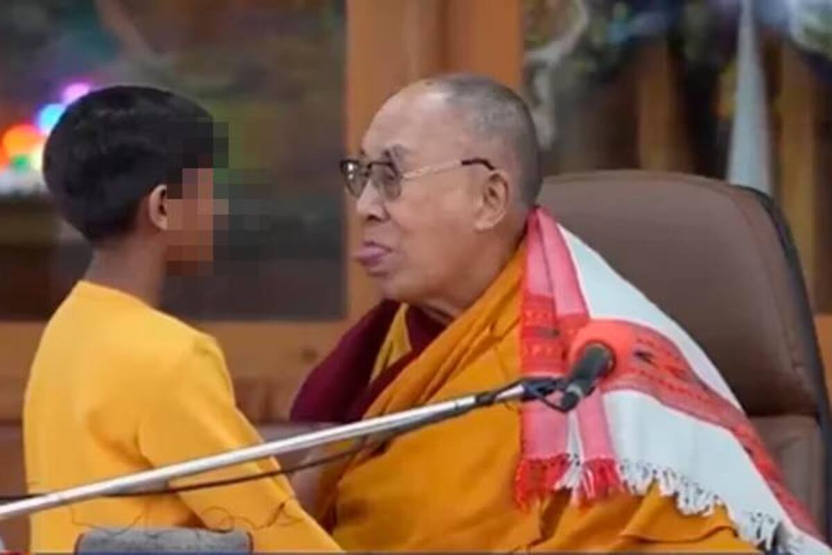 “Chúpame la lengua”: el repudiable video por el que el Dalai Lama se disculpa