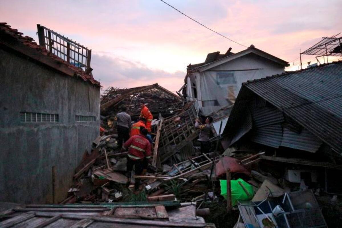 En fotos: Terrible terremoto en Indonesia deja al menos 62 muertos