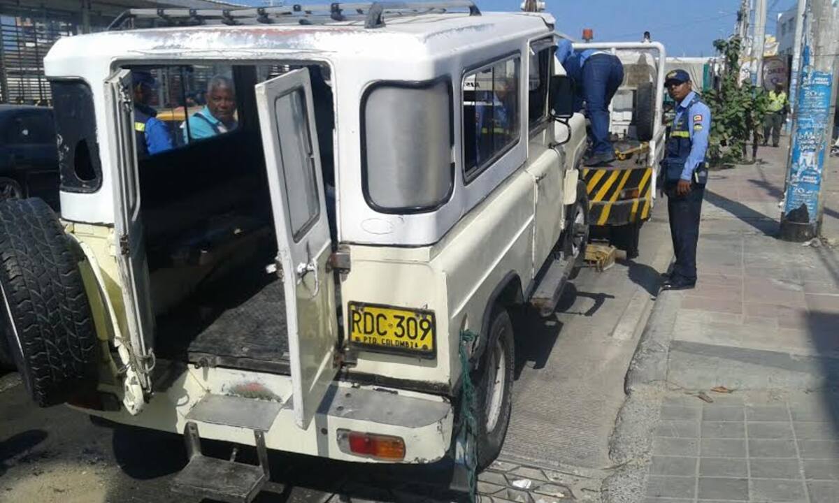 Los colectivos inmovilizados fueron llevados a los patios del Tránsito Distrital. Foto: Cortesía