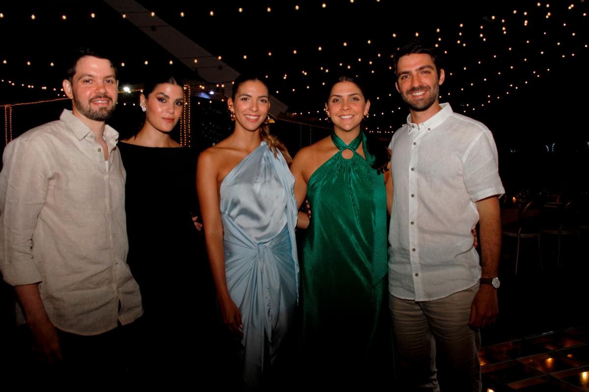 Rafael Morales, María Juliana Morales, Isabel Morales, Susana Morales y Juan Miguel Morales.