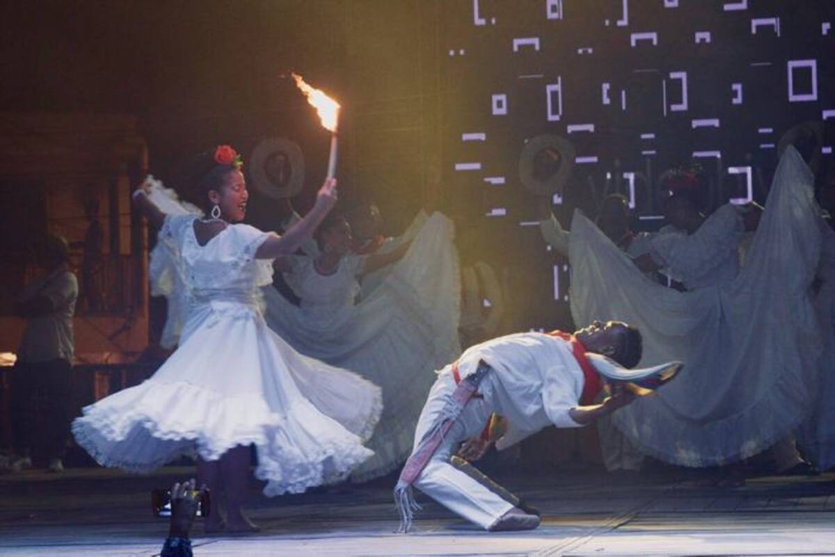 Grupos folclóricos fueron protagonistas de la noche. Nayib Gaviria-El Universal