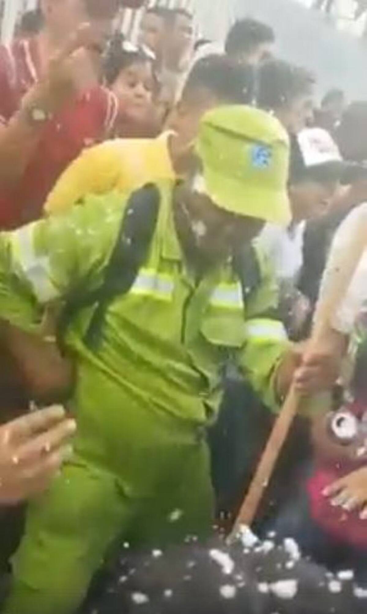 Isaac Castillo Maturana durante la celebración del Desfile de Independencia. Captura de video.
