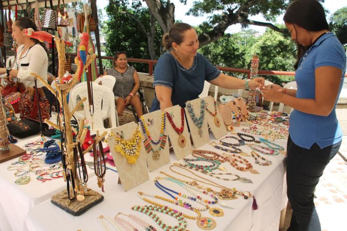 Artesanos expusieron sus productos durante la Feria del Sector Social y Solidario. MANUEL SANTIAGO PÉREZ/EL UNIVERSAL.