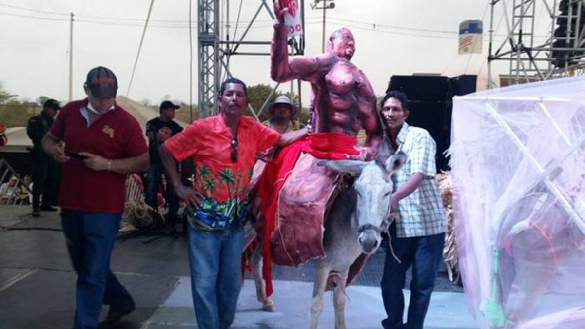 El burro con el disfraz "Bloqueo, bloqueo" fue el ganador del Festival Nacional del Burro.