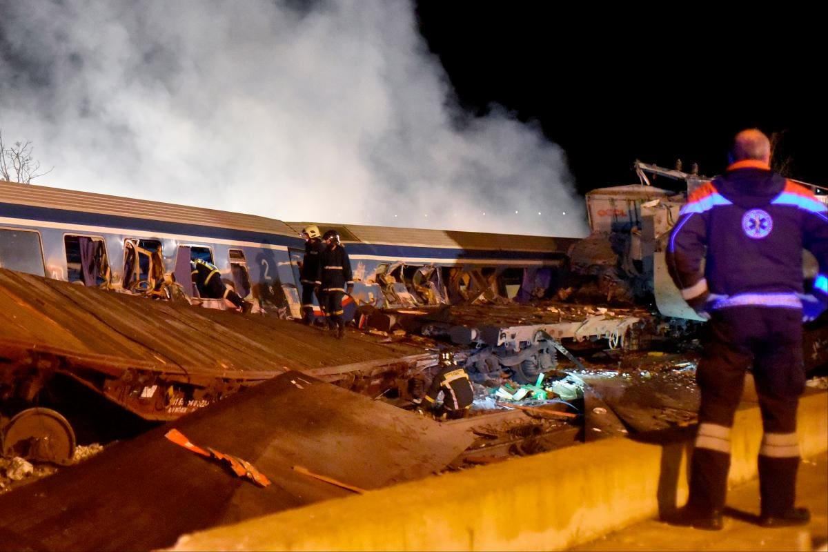 Los trenes chocaron poco antes de la medianoche local (22.00 GMT) cerca de Tempe.