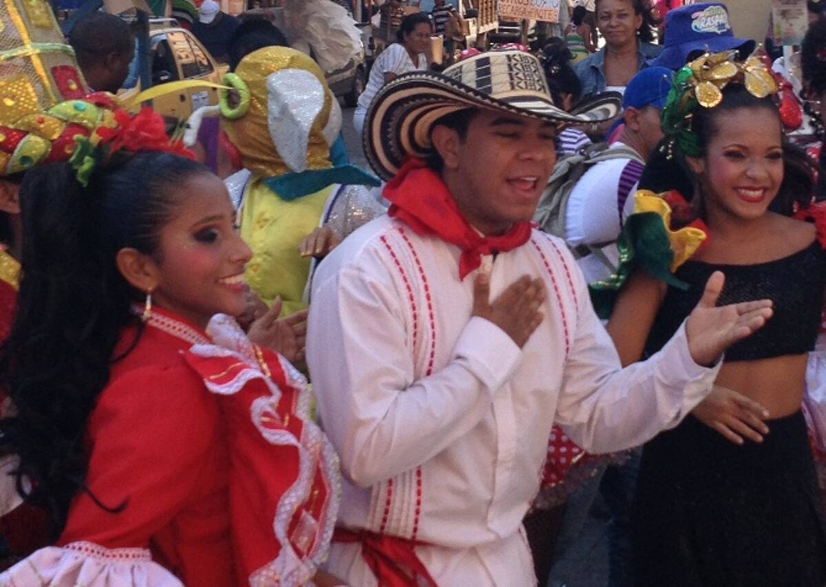 El joven cantante de música vallenata, Andrés Ariza Villazón, es el personaje principal del video promocional del Carnaval de Barranquilla 2013.