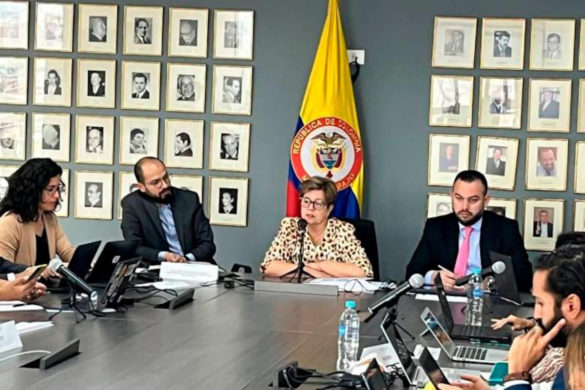 OIT recomienda a Colombia fijar un límite diario de horas de trabajo