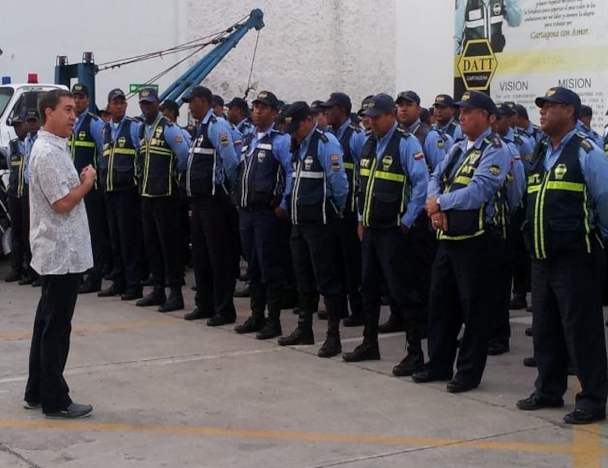 Jorge González Marrugo se reunió por primera vez con el cuerpo de agentes del Departamento Administrativo de Tránsito y Transporte de Cartagena (DATT) CORTESÍA