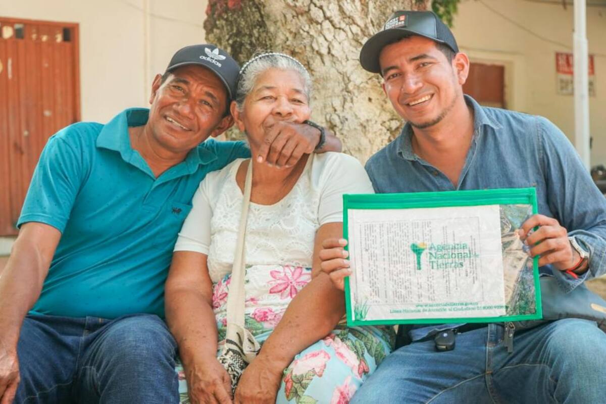 Gobierno Petro entrega más 526 hectáreas a campesinos en el sur de Bolívar