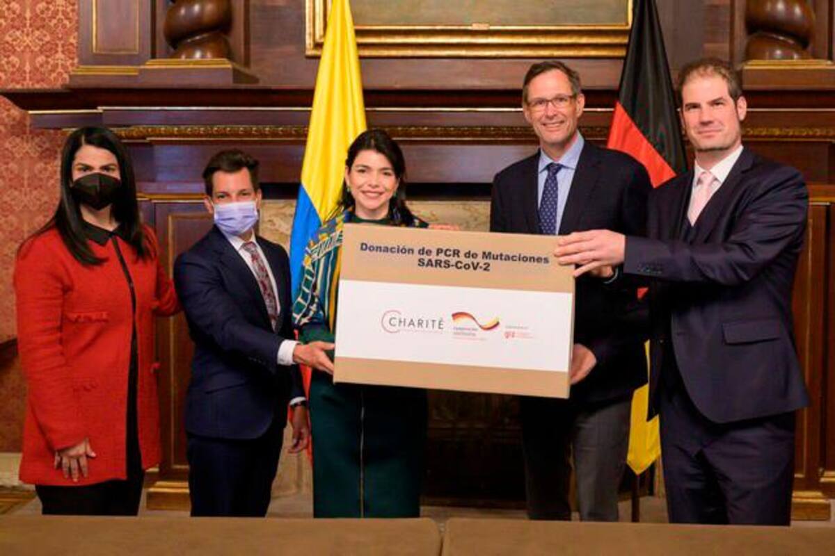 Colombia recibió medio millón de pruebas PCR donadas por Alemania