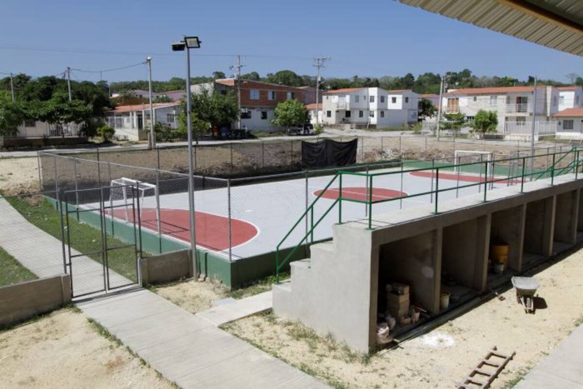 Las advertencias de los vecinos están relacionadas con pruebas de carga y resistencia que no se hicieron a las graderías y normas eléctricas requeridas que se habrían incumplido en las instalaciones. Julio Castaño-El Universal