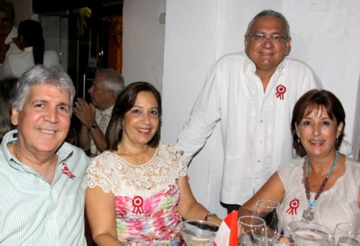 Álvaro Llamas, Claudia de Llamas, Adolfo Bermúdez y Margarita de Bermúdez.