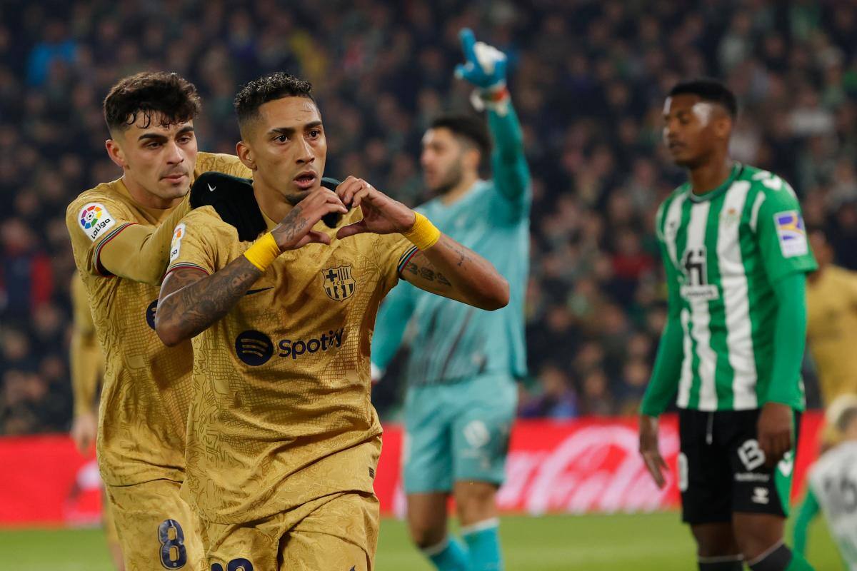 Barcelona vence al Betis y se hace más líder en liga española
