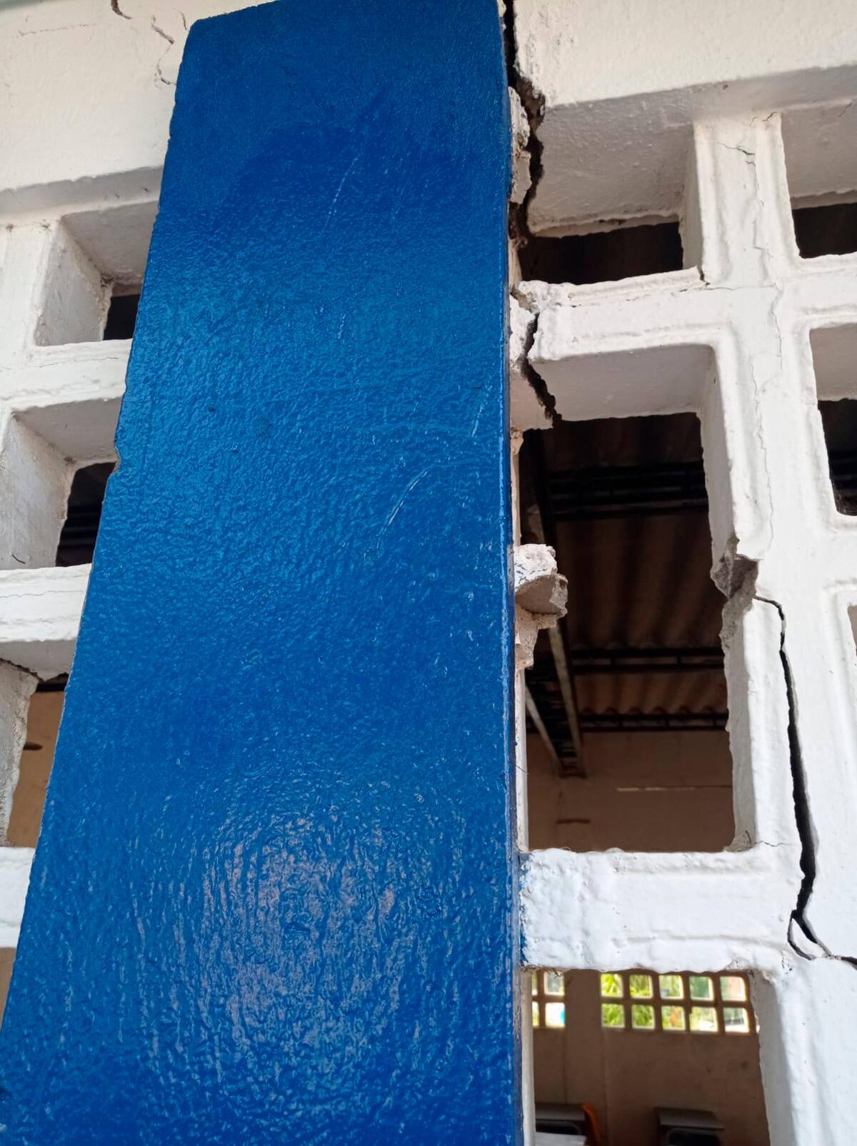 Profundas grietas evidencian el deterioro en la Institución Educativa Técnica Agropecuaria (IETA) de Villanueva. //Cortesía
