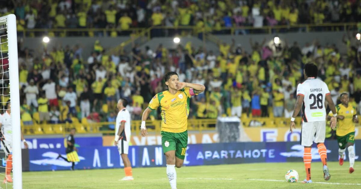 Video: Tremendo golazo de Fredy Montero para remontar a Envigado; nominable al Puskás