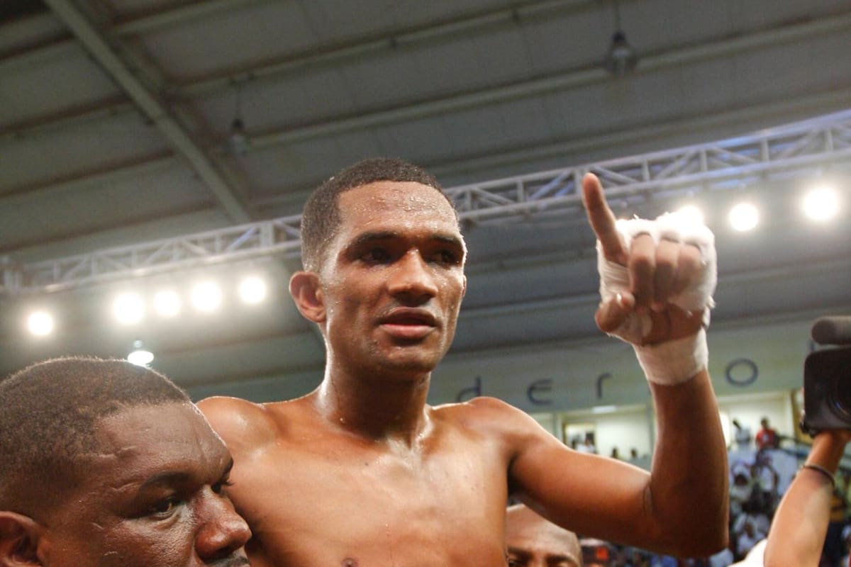 Jesús ‘Cuchilla’ Geles, otro excampeón mundial que busca trabajo