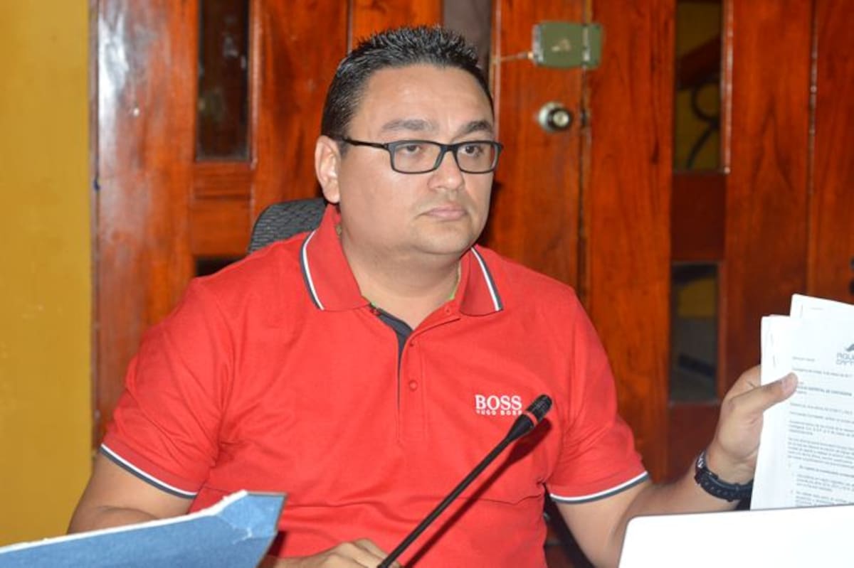 Carlos Barrios,cocnejal citante. Óscar Díaz.