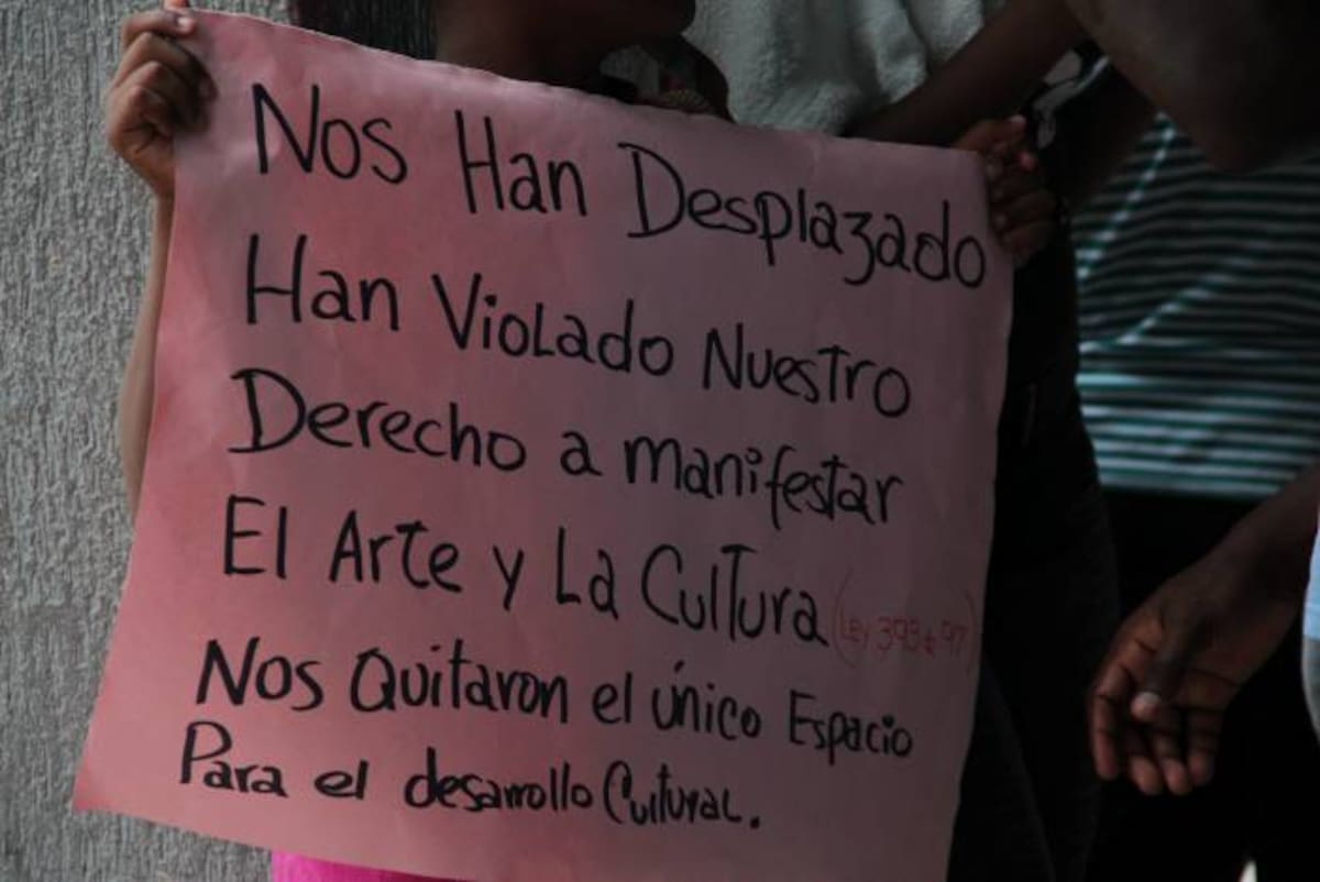 La comunidad alega estar siendo desplazada y violentada en sus derechos a expresar el arte y la cultura. LUIS C. PRADO - EL UNIVERSAL