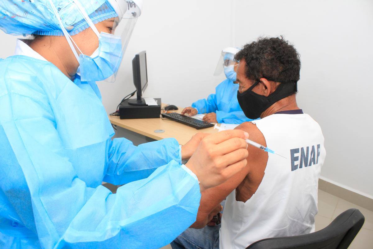 Dadis implementará vacunación en conjuntos residenciales de Cartagena